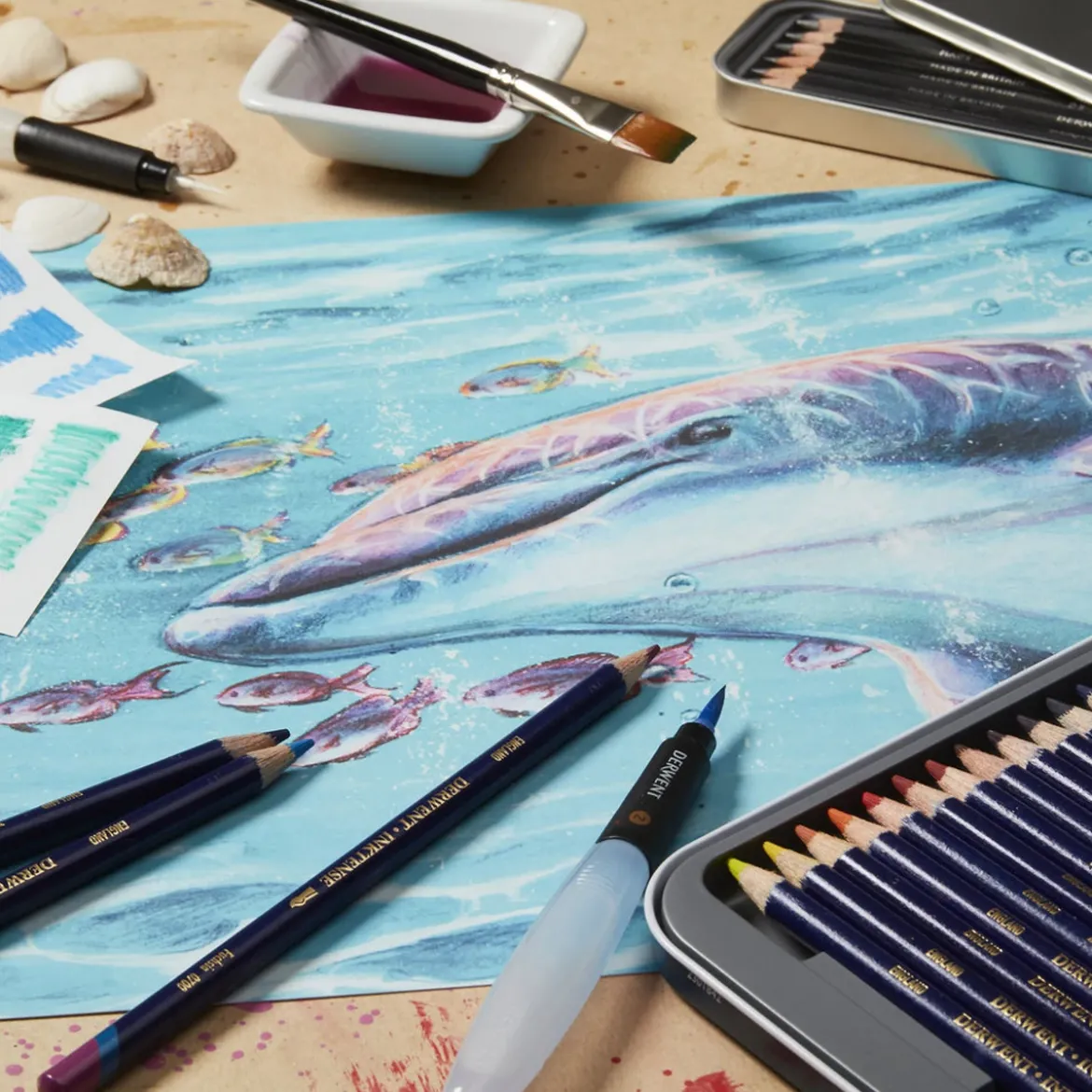 Derwent Inktense 12 akvarellpennor i metallask