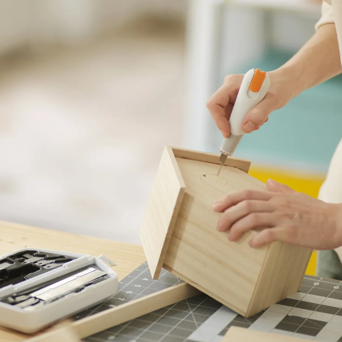 Fiskars Performance Cutting, Chiseling & Sawing – mångsidigt knivset