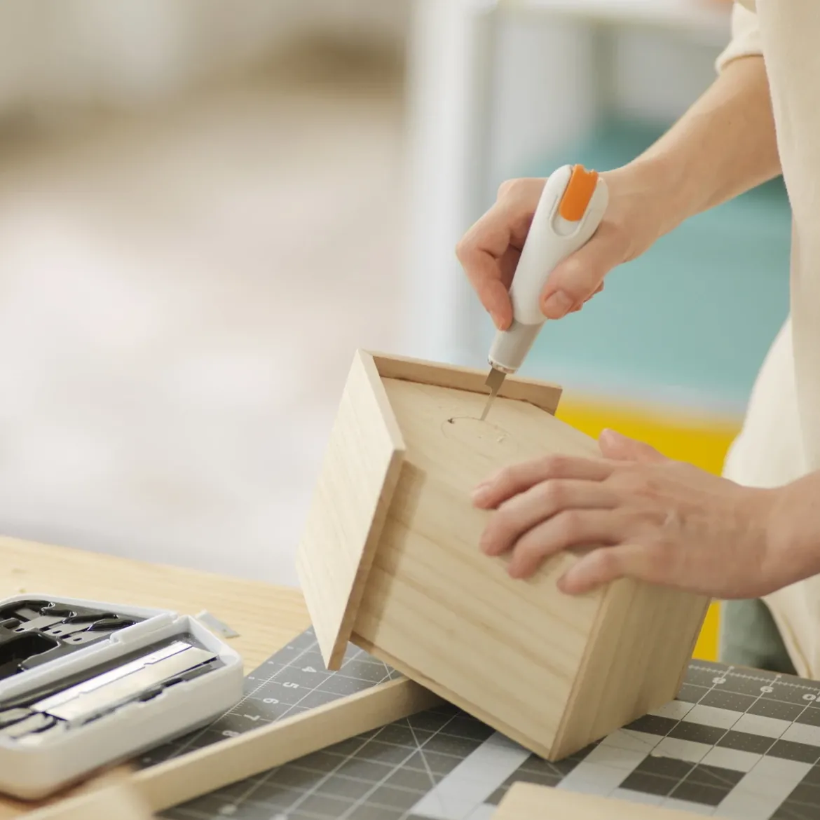 Fiskars Performance Cutting, Chiseling & Sawing – mångsidigt knivset
