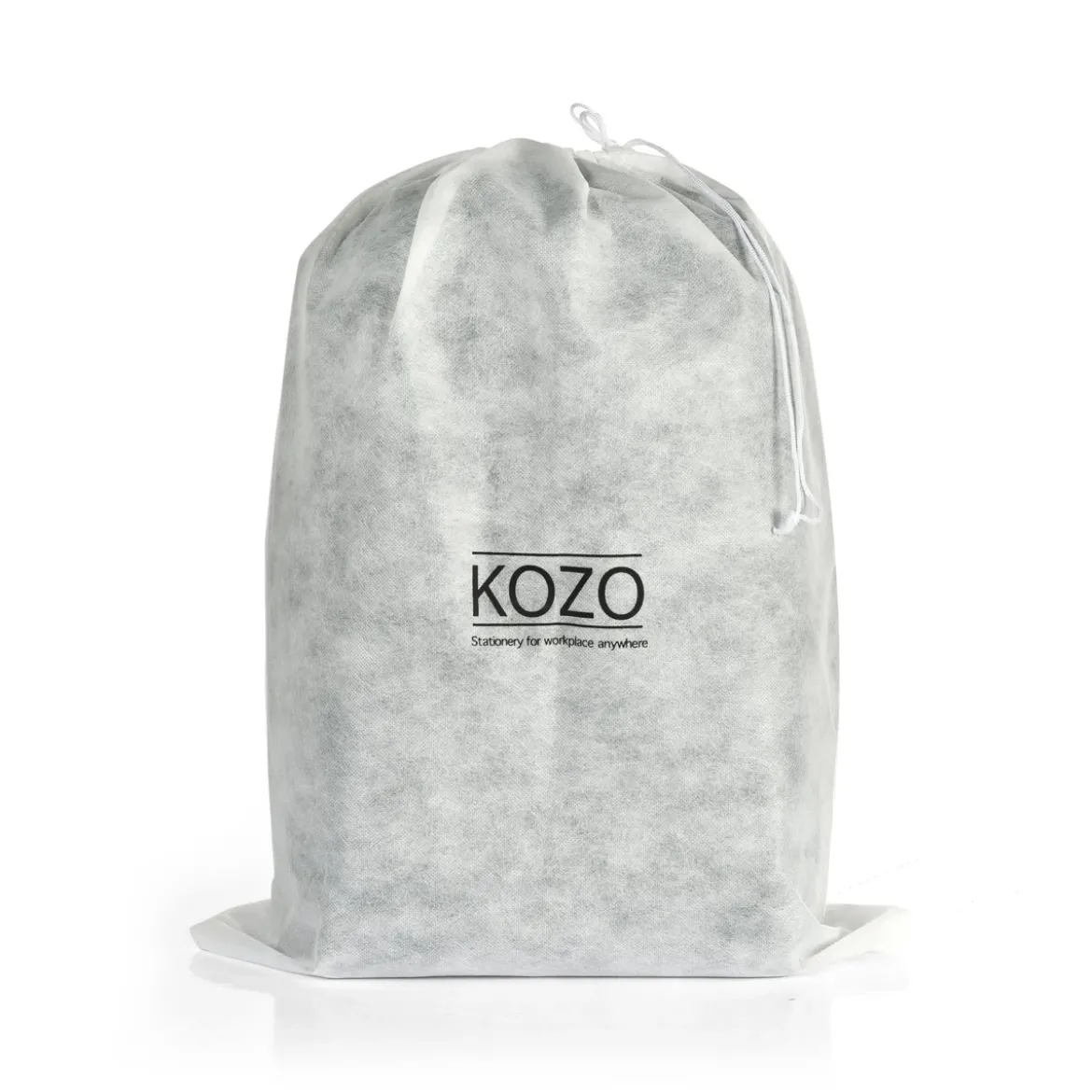 Kozo ryggsäck, tillverkad av återvunna PET-flaskor, olive. Mått: 35×49×15 cm