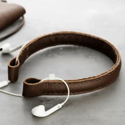 Lerverktyg Punsch, sylformat verktyg av metall med trähandtag. Längd 16 cm