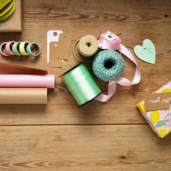 Presentpapper på rulle 10 m × 57 cm – citroner i olika varianter